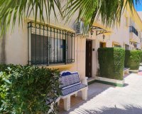 Herverkoop - Town House -
La Zenia - Costa Blanca