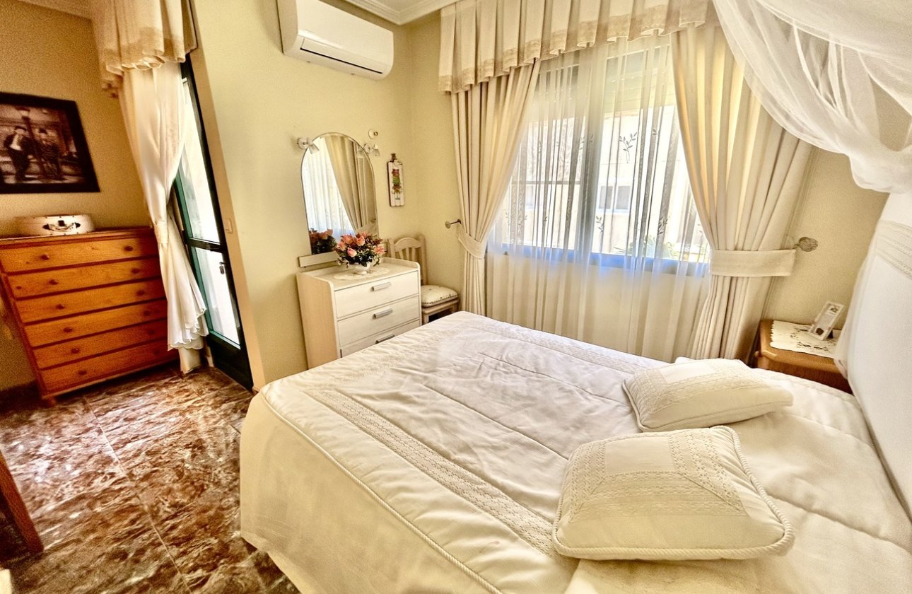 Herverkoop - Town House -
La Zenia - Costa Blanca