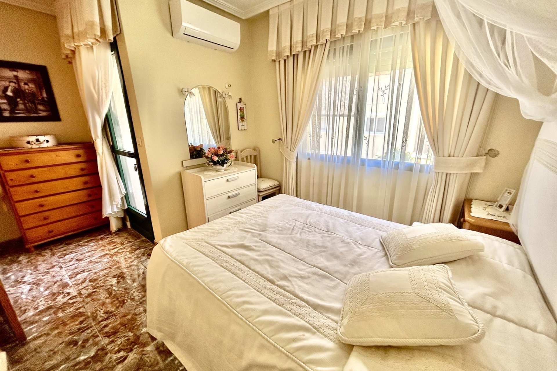 Herverkoop - Town House -
La Zenia - Costa Blanca