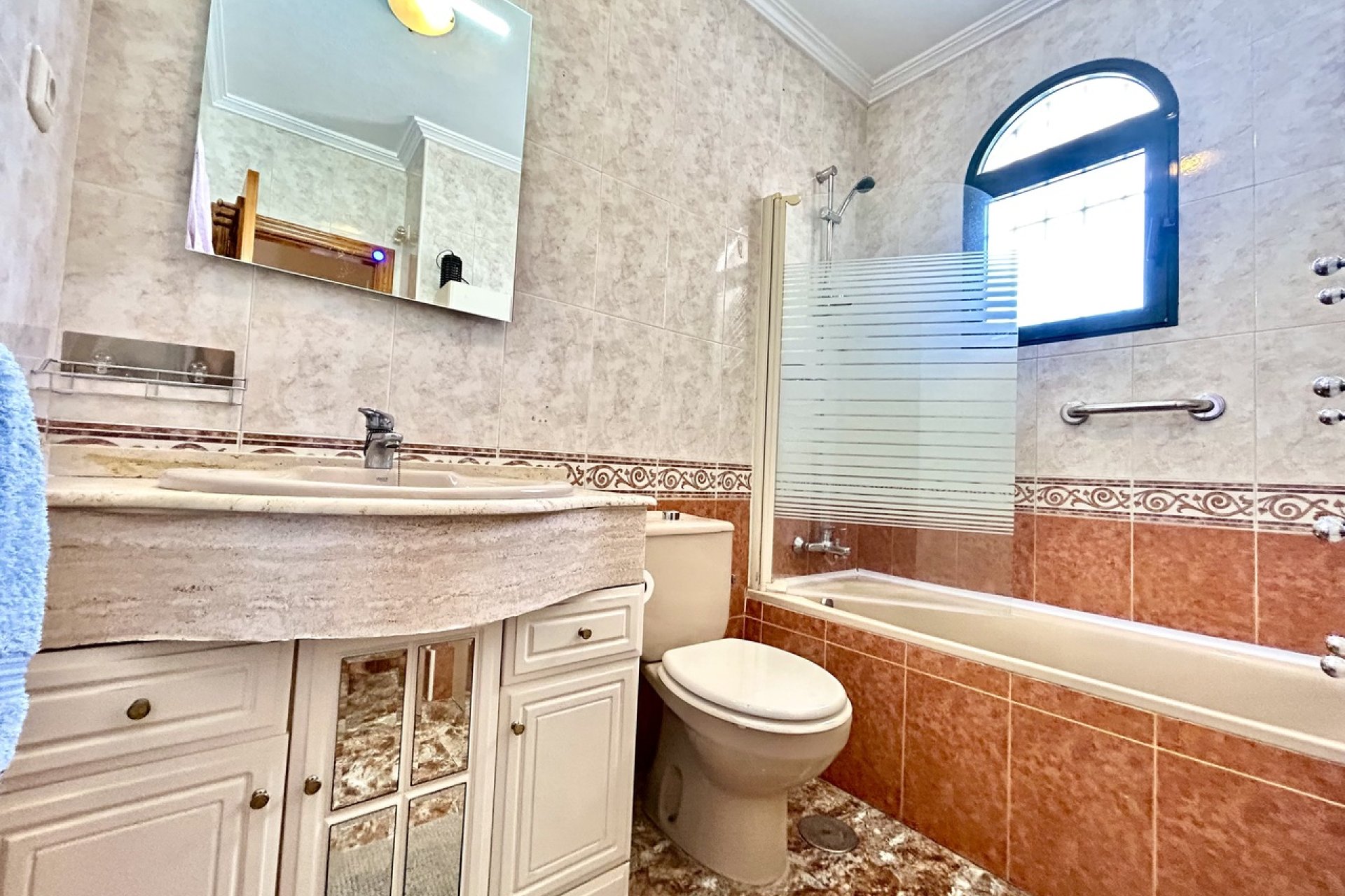 Herverkoop - Town House -
La Zenia - Costa Blanca