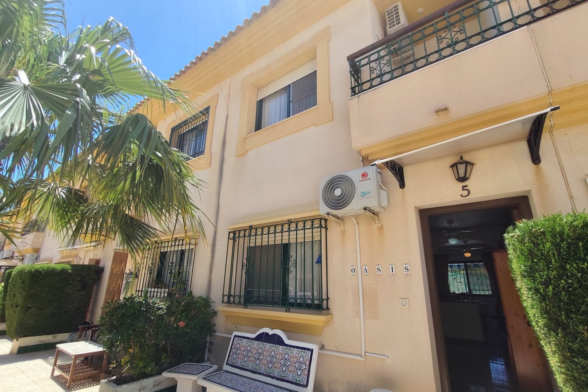 Herverkoop - Town House -
La Zenia - Costa Blanca