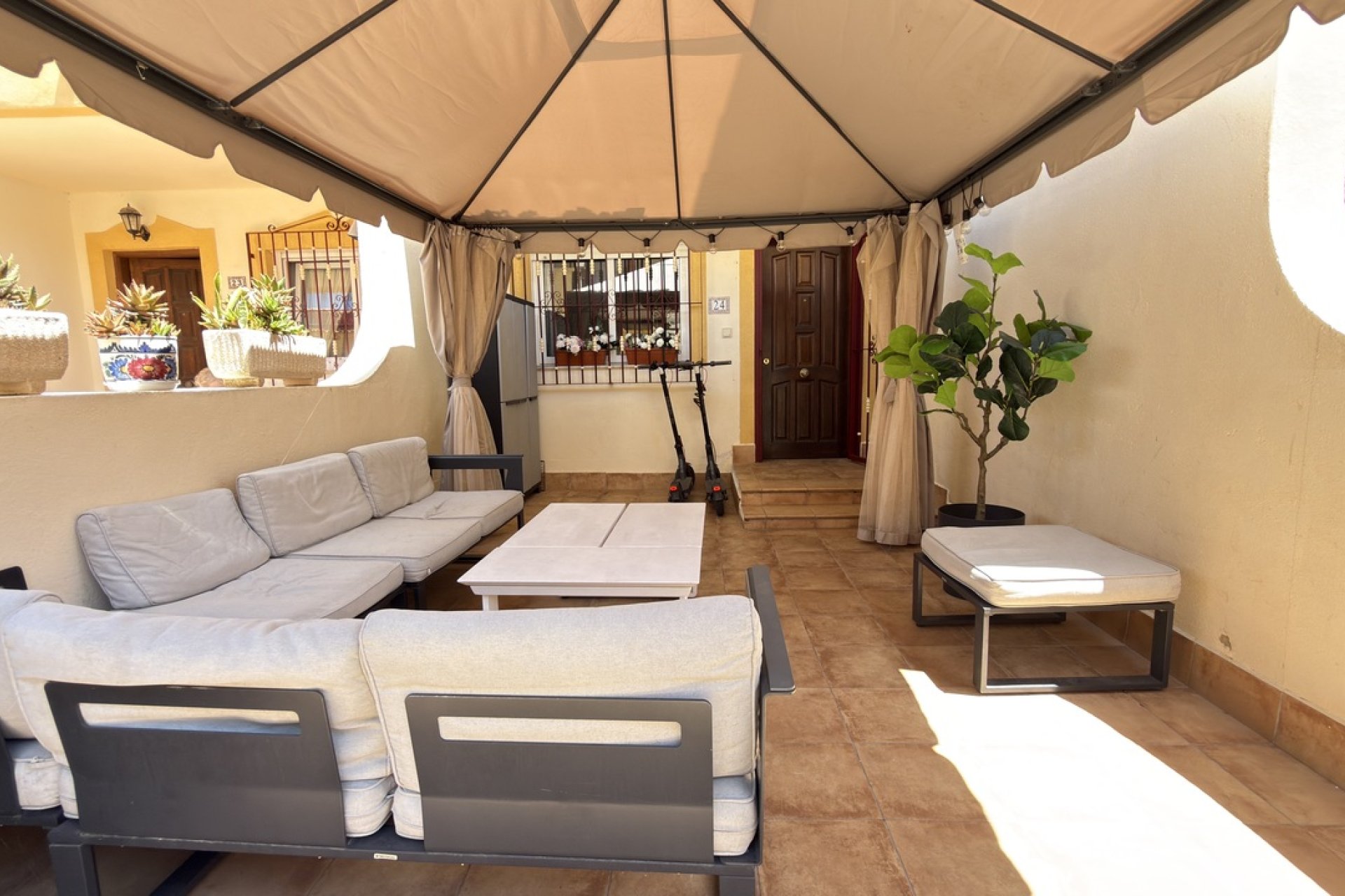 Herverkoop - Town House -
La Zenia - Costa Blanca