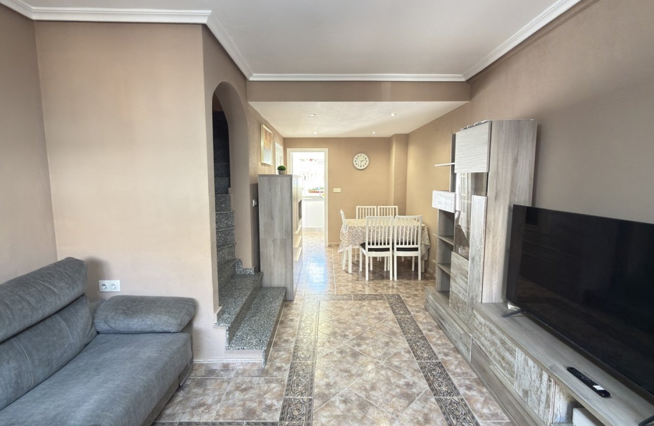 Herverkoop - Town House -
La Zenia - Costa Blanca
