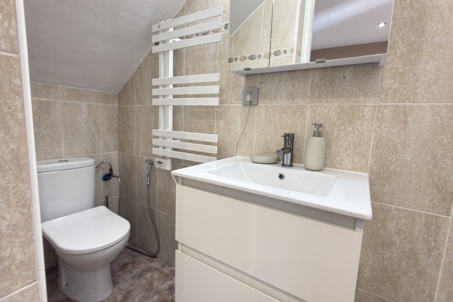 Herverkoop - Town House -
La Zenia - Costa Blanca