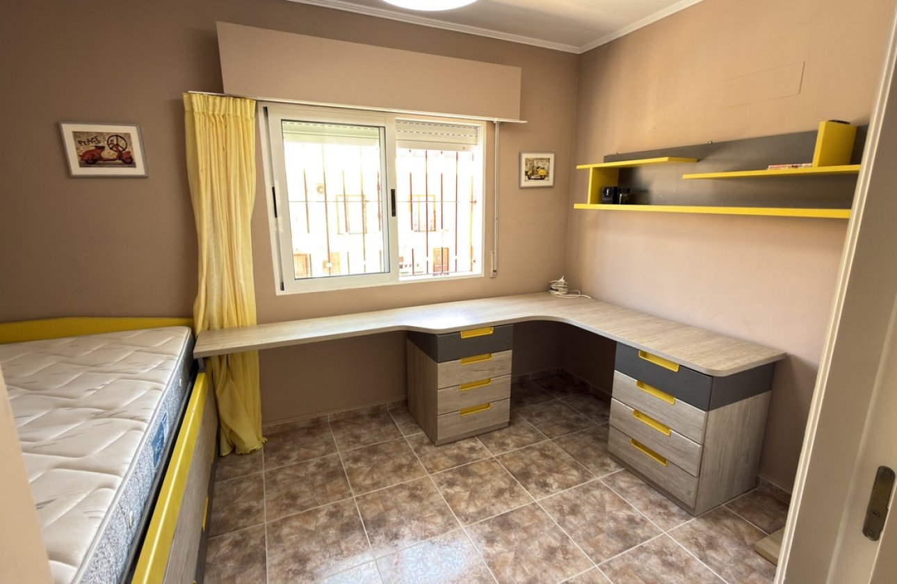 Herverkoop - Town House -
La Zenia - Costa Blanca