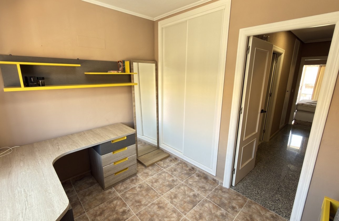 Herverkoop - Town House -
La Zenia - Costa Blanca