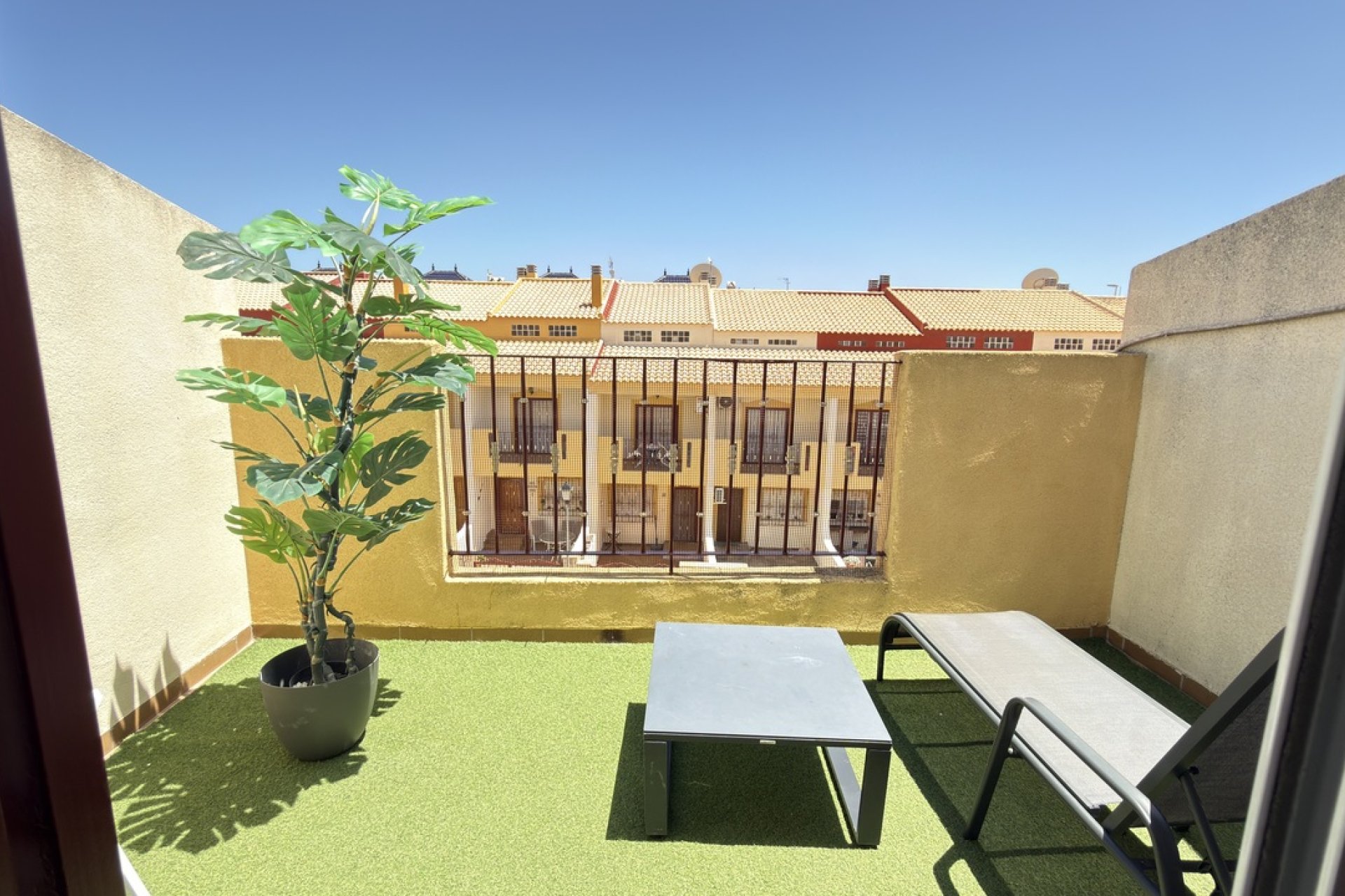 Herverkoop - Town House -
La Zenia - Costa Blanca
