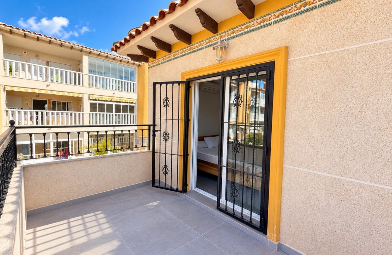 Herverkoop - Town House -
La Zenia - Costa Blanca