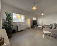 Herverkoop - Town House -
La Zenia - Costa Blanca