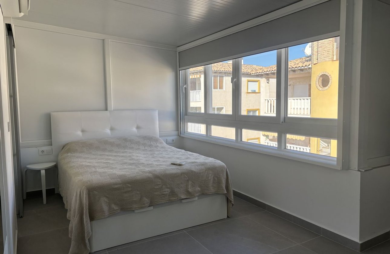 Herverkoop - Town House -
La Zenia - Costa Blanca
