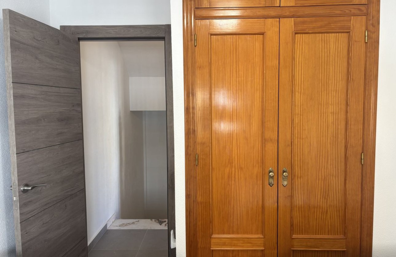 Herverkoop - Town House -
La Zenia - Costa Blanca