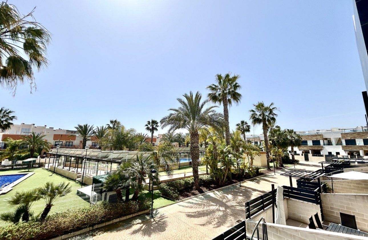 Herverkoop - Town House -
Los Dolses - Inland