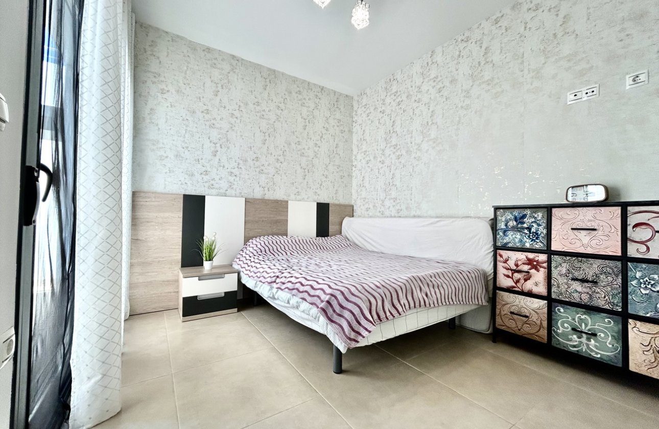 Herverkoop - Town House -
Los Dolses - Inland