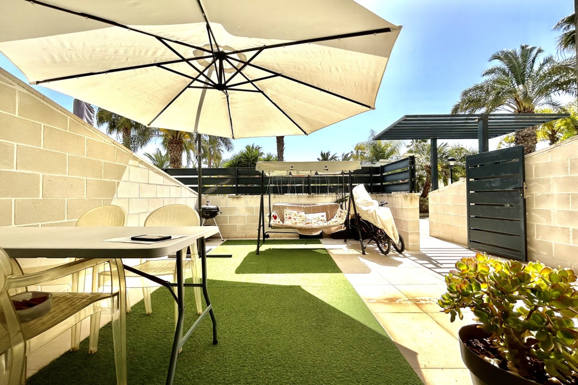 Herverkoop - Town House -
Los Dolses - Inland