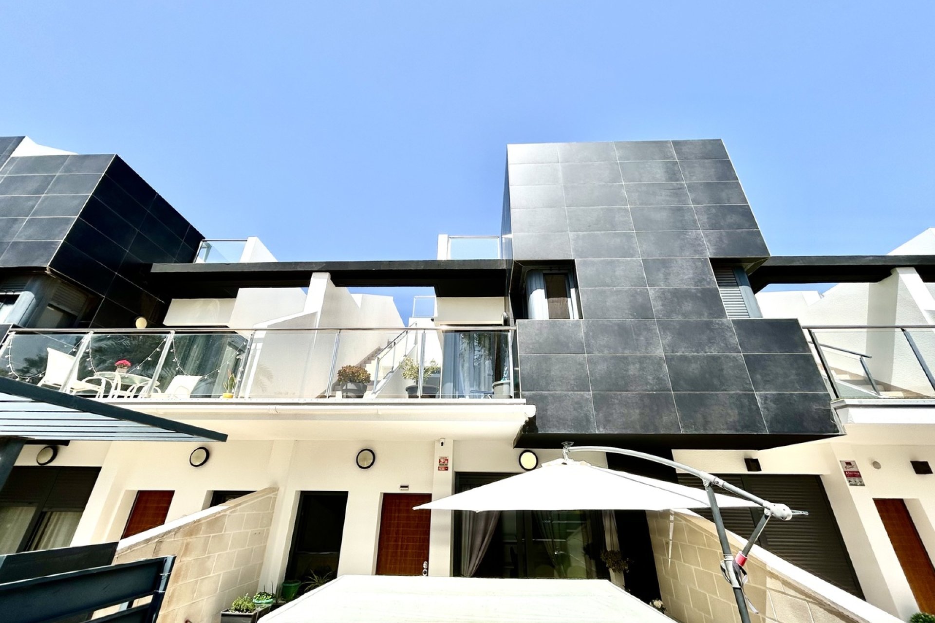 Herverkoop - Town House -
Los Dolses - Inland