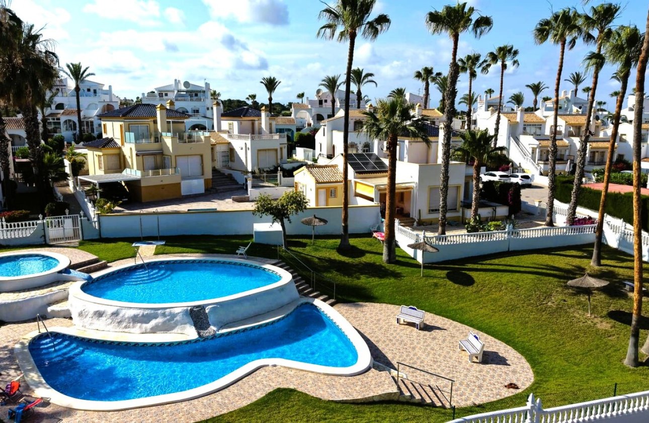 Herverkoop - Town House -
Los Dolses - Inland