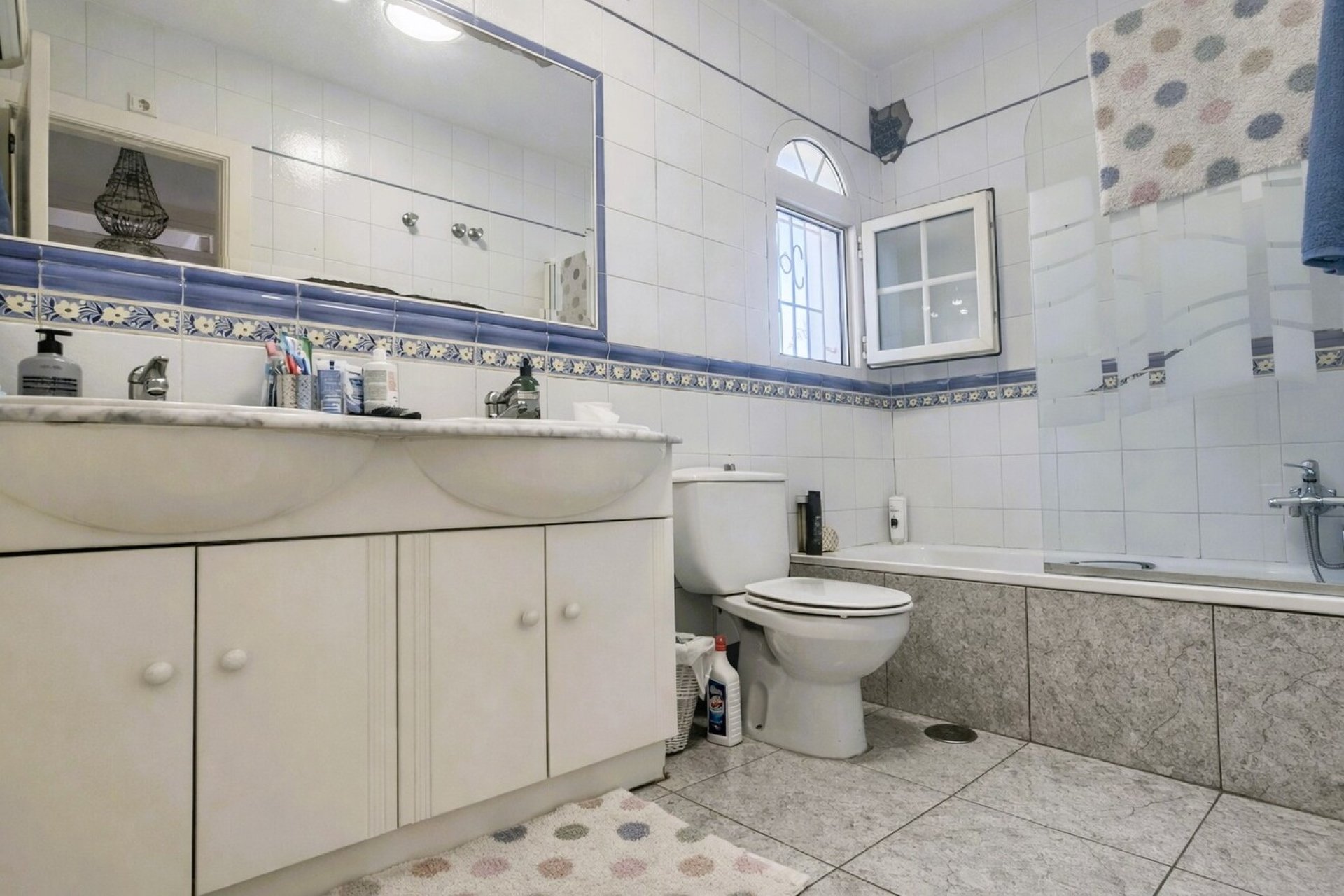 Herverkoop - Town House -
Los Dolses - Inland