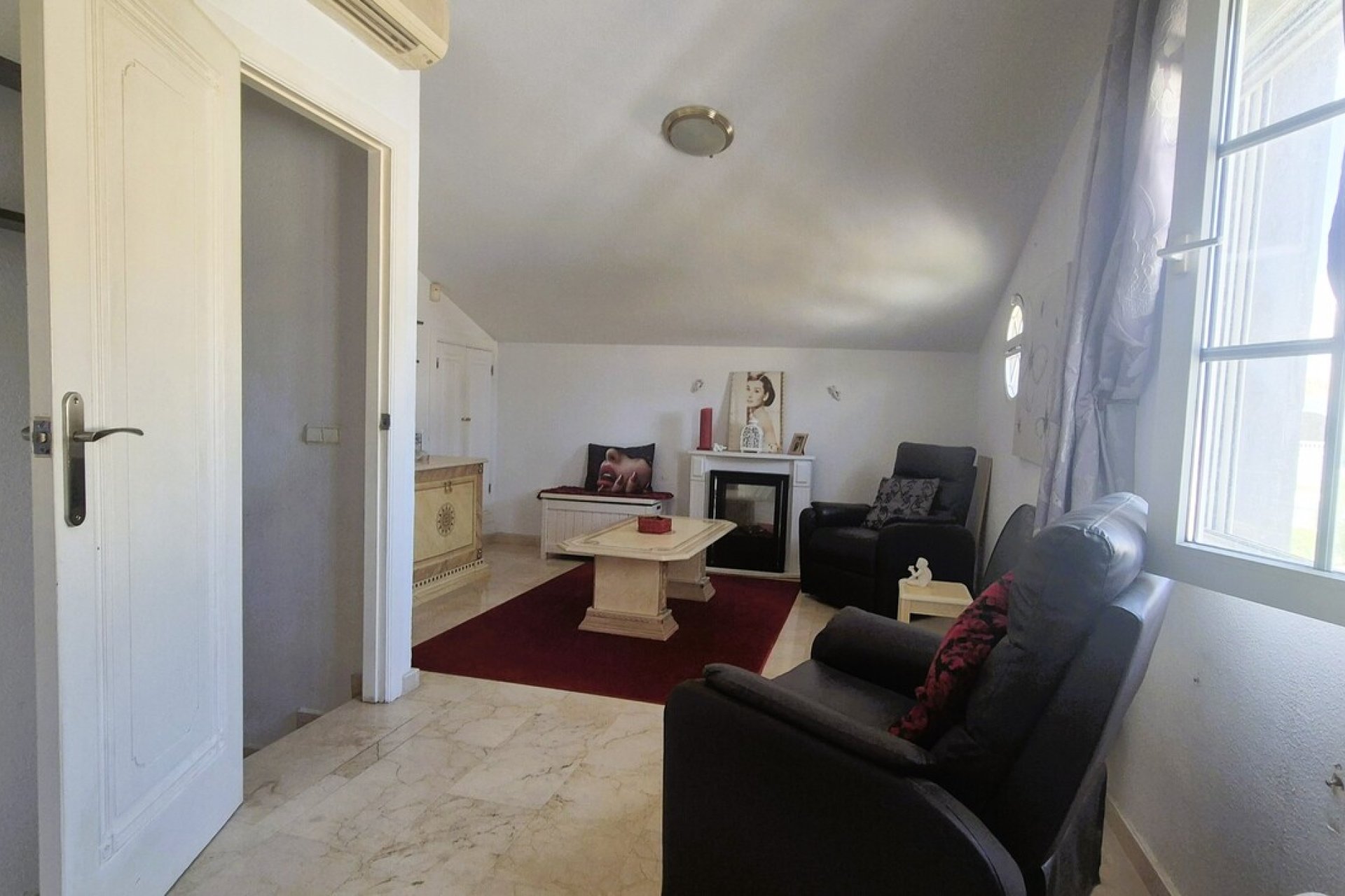 Herverkoop - Town House -
Los Dolses - Inland