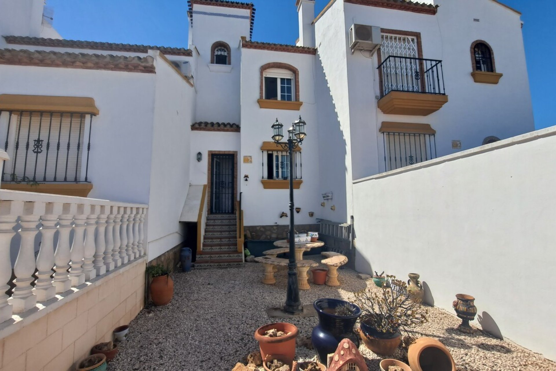 Herverkoop - Town House -
Los Dolses - Inland