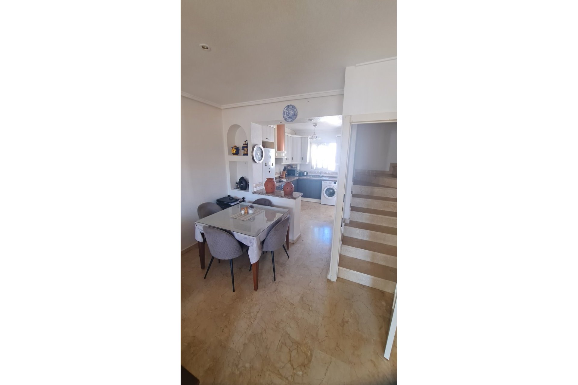 Herverkoop - Town House -
Los Dolses - Inland