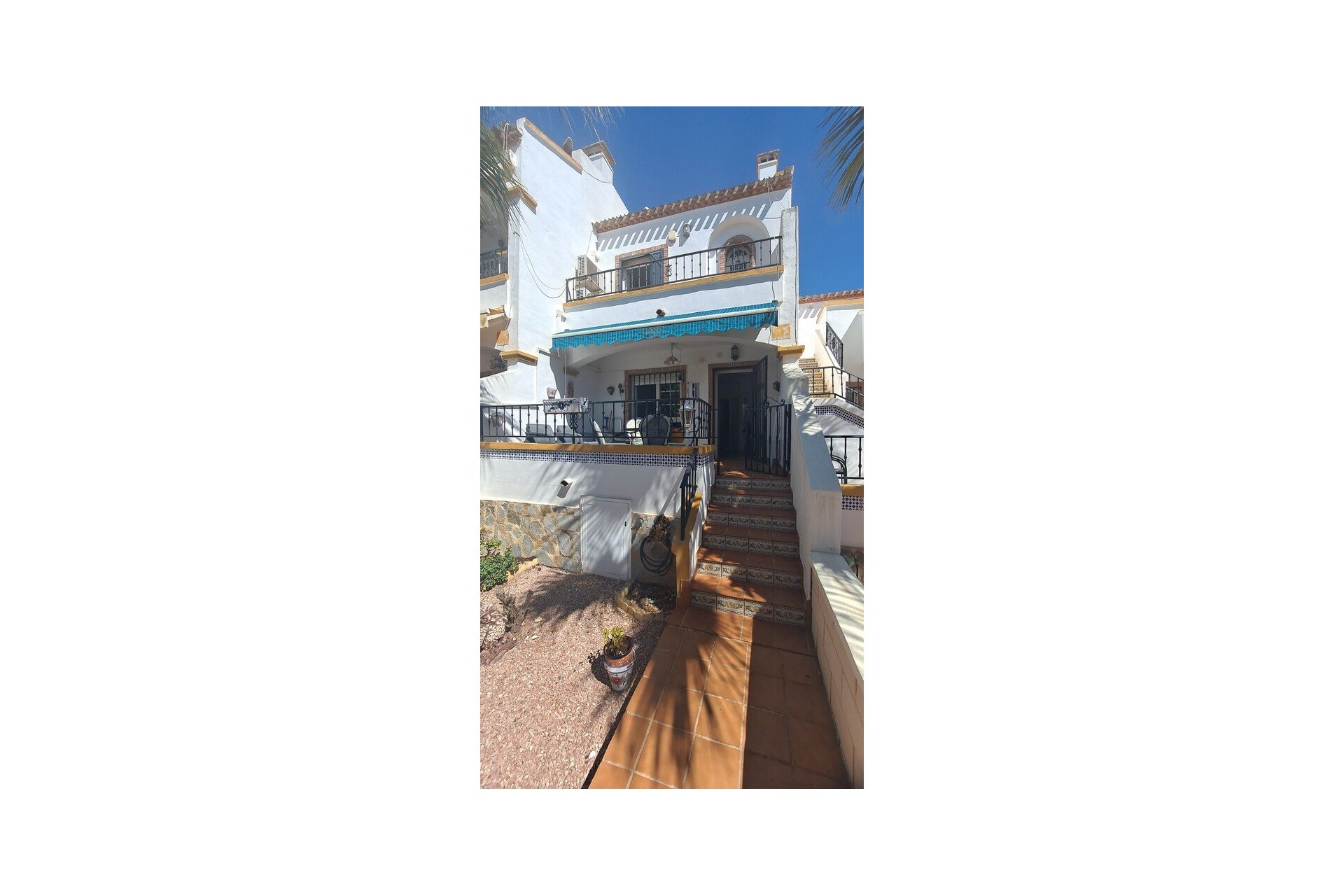 Herverkoop - Town House -
Los Dolses - Inland