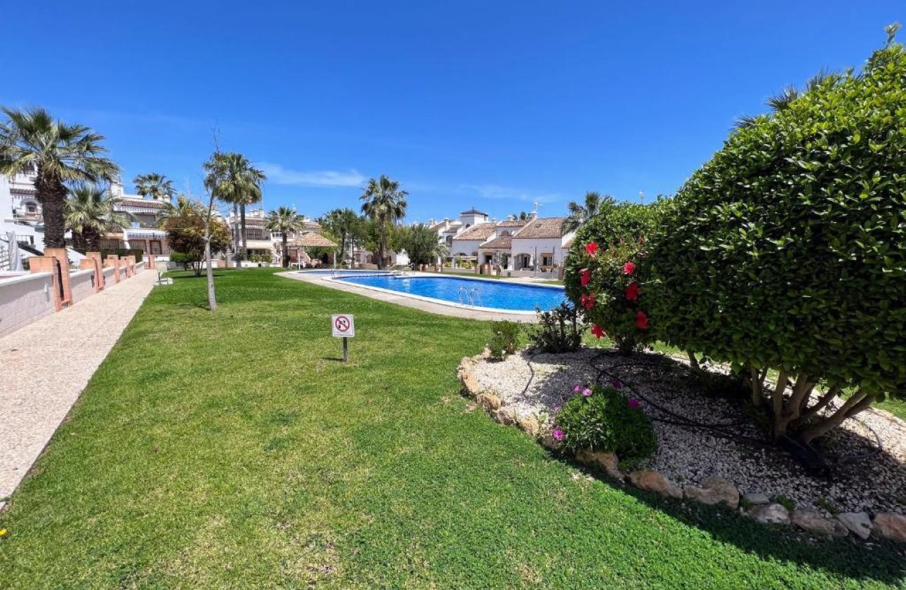 Herverkoop - Town House -
Los Dolses - Inland