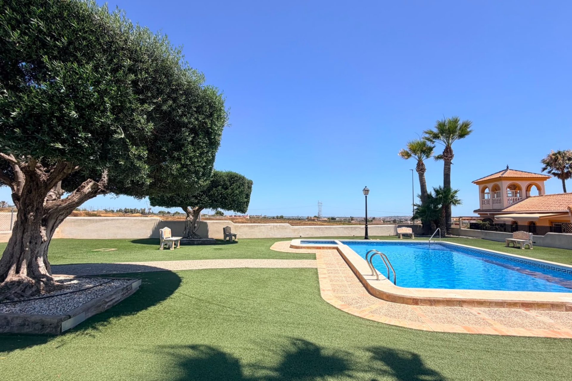 Herverkoop - Town House -
Los Montesinos - Costa Blanca