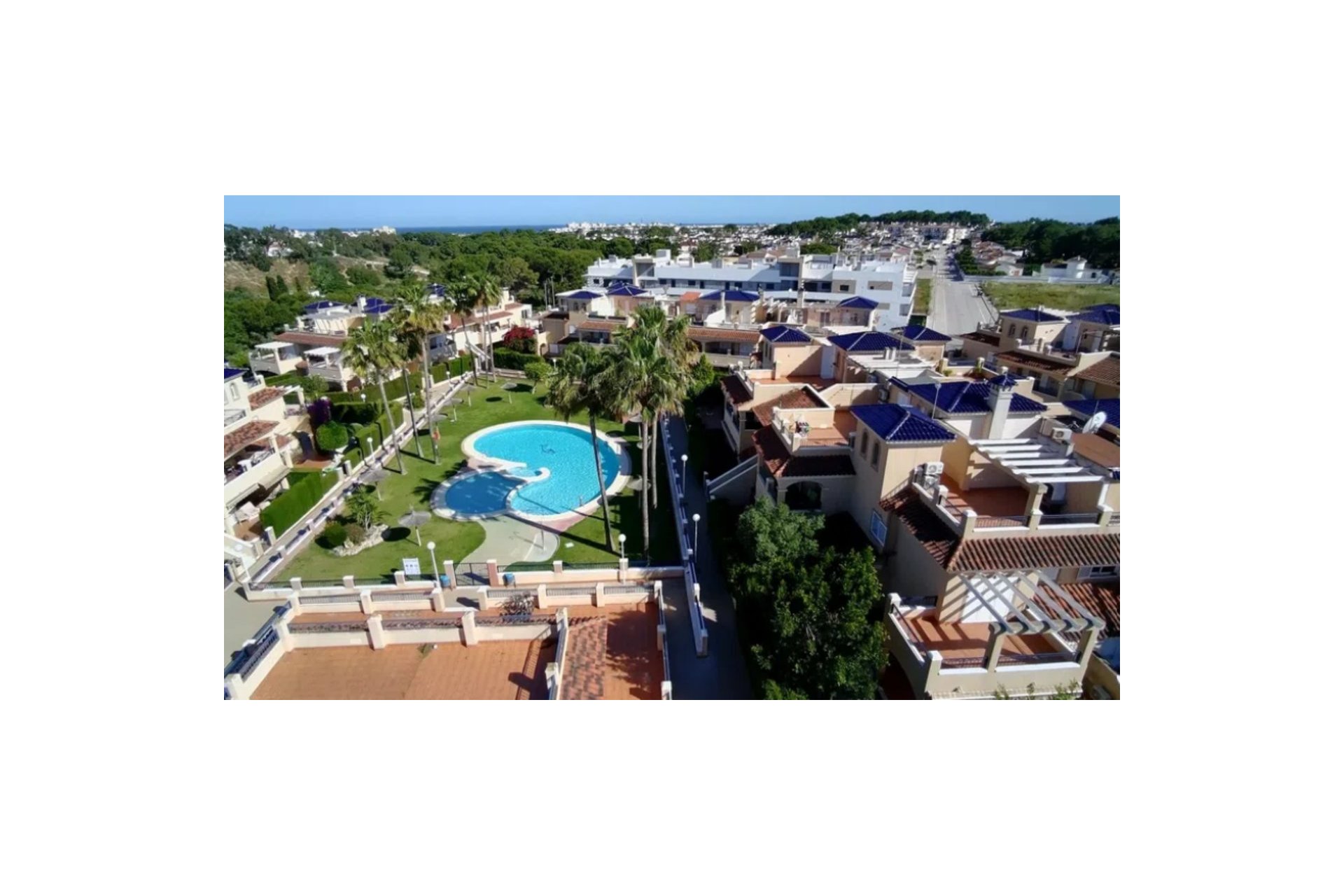 Herverkoop - Town House -
Mil Palmeras - Costa Blanca