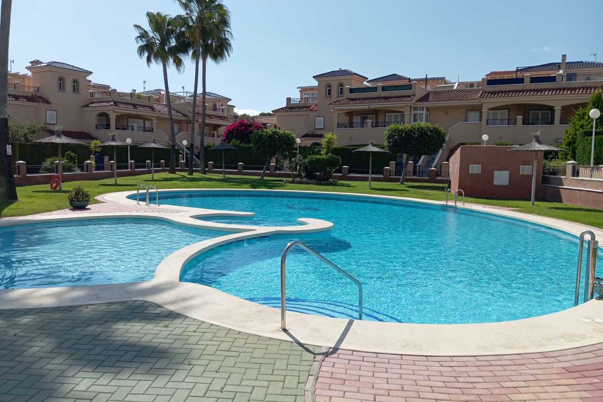 Herverkoop - Town House -
Mil Palmeras - Costa Blanca