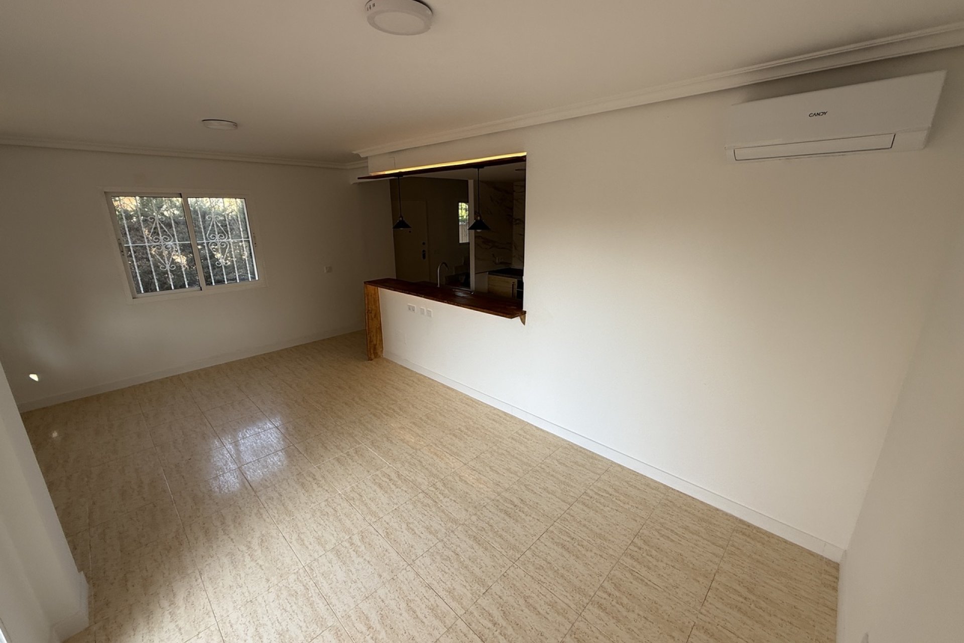 Herverkoop - Town House -
Mil Palmeras - Costa Blanca