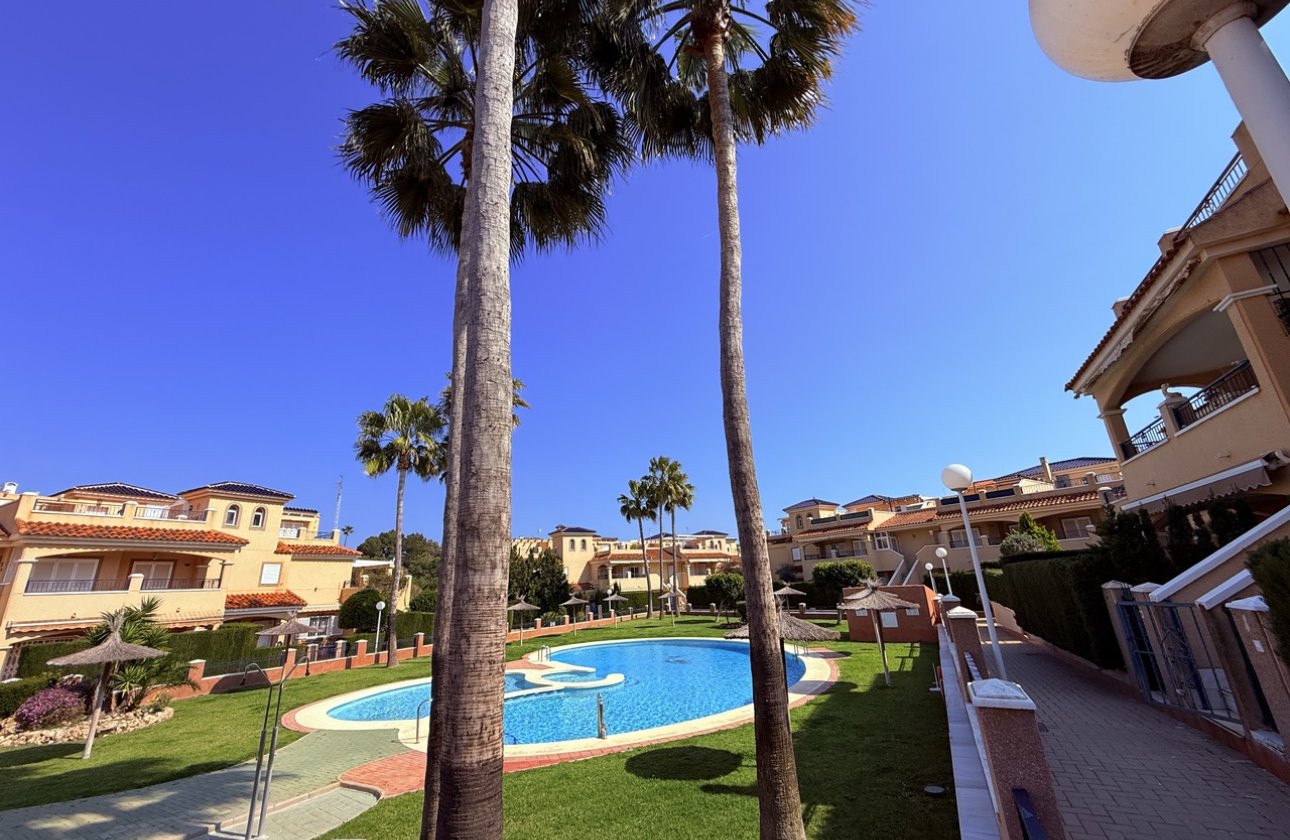 Herverkoop - Town House -
Mil Palmeras - Costa Blanca