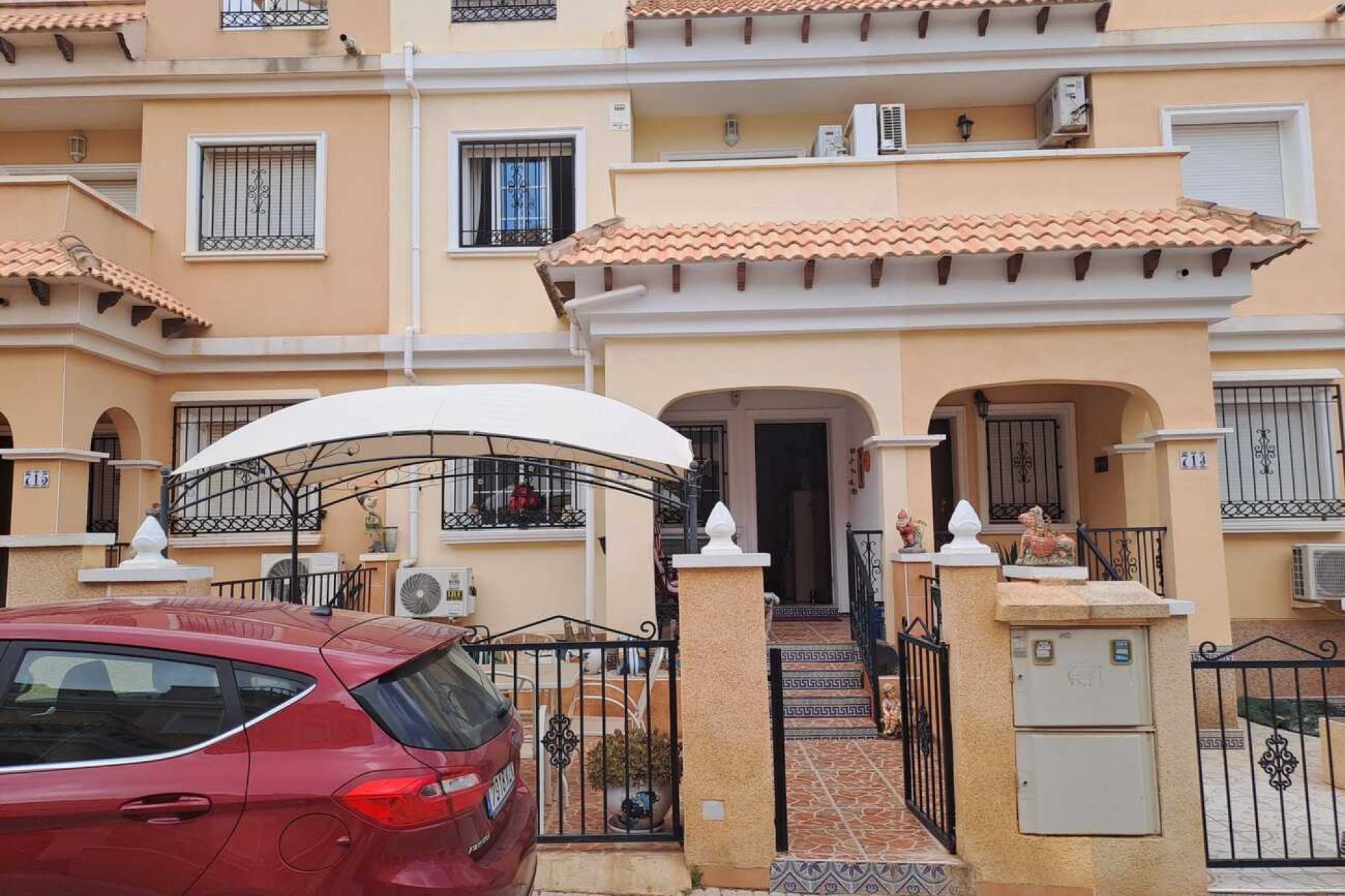 Herverkoop - Town House -
Orihuela Costa - Costa Blanca