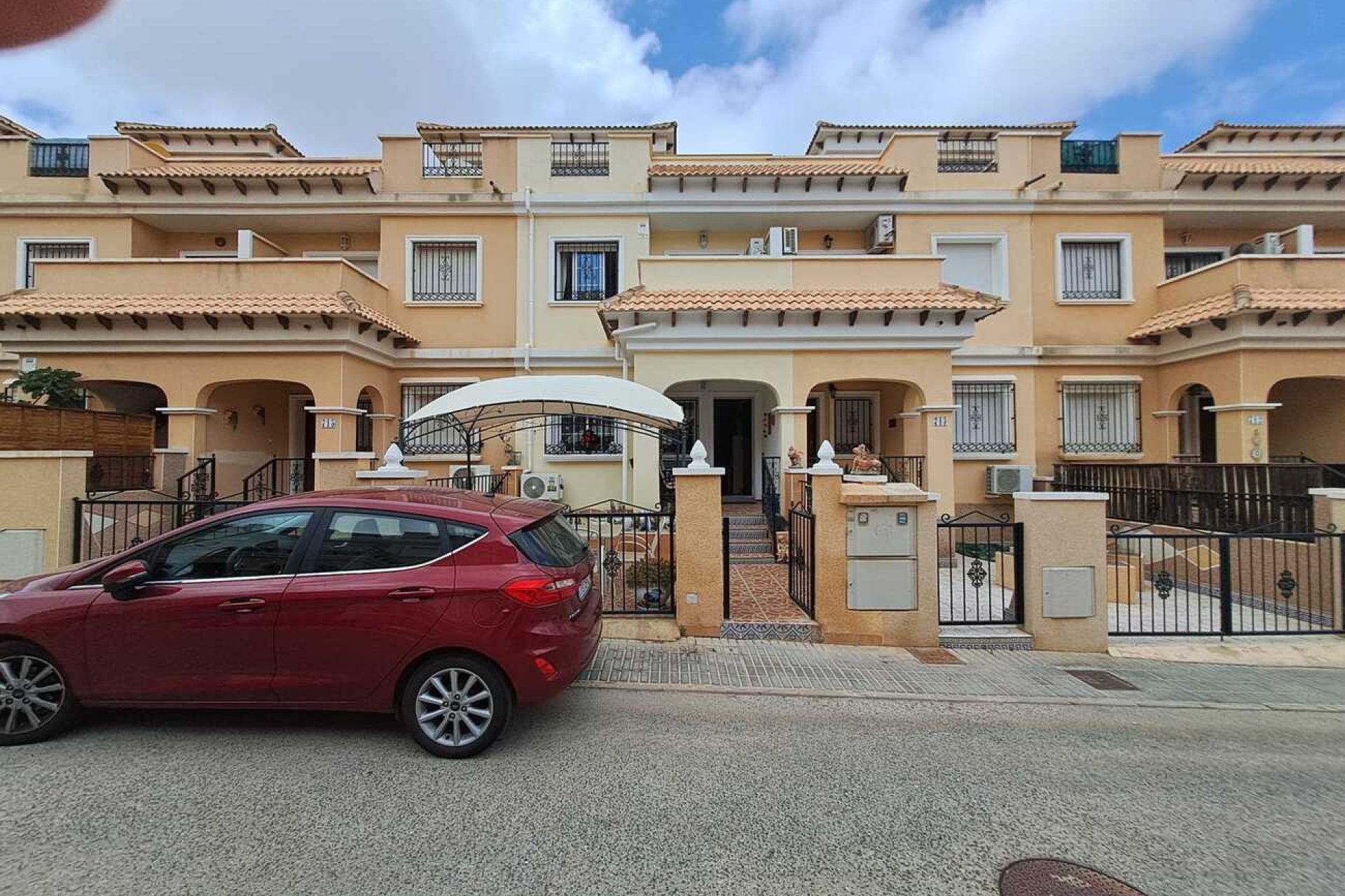 Herverkoop - Town House -
Orihuela Costa - Costa Blanca