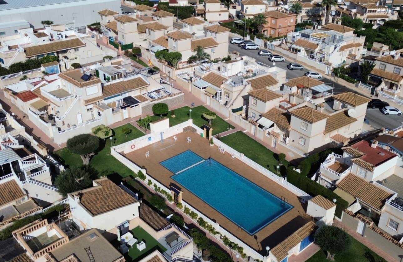 Herverkoop - Town House -
Orihuela Costa - Costa Blanca