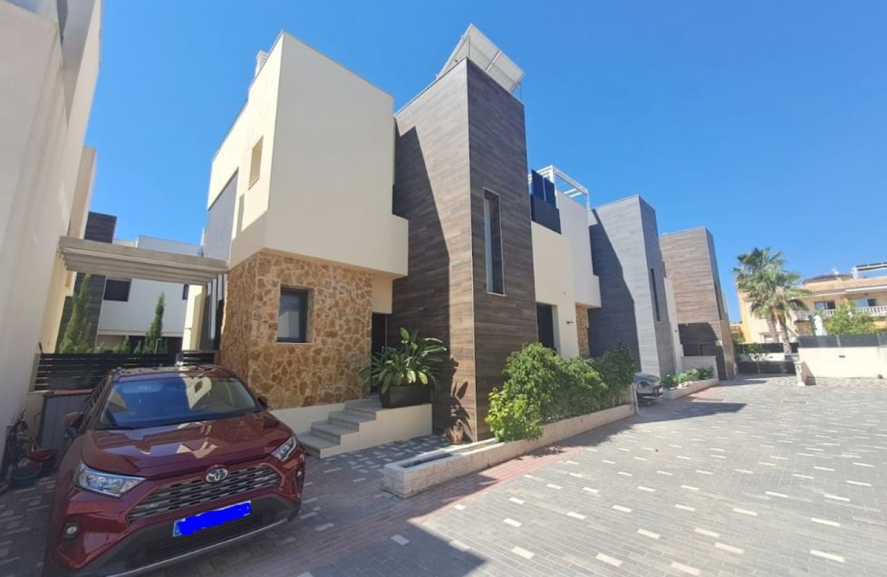 Herverkoop - Town House -
Orihuela Costa - Costa Blanca