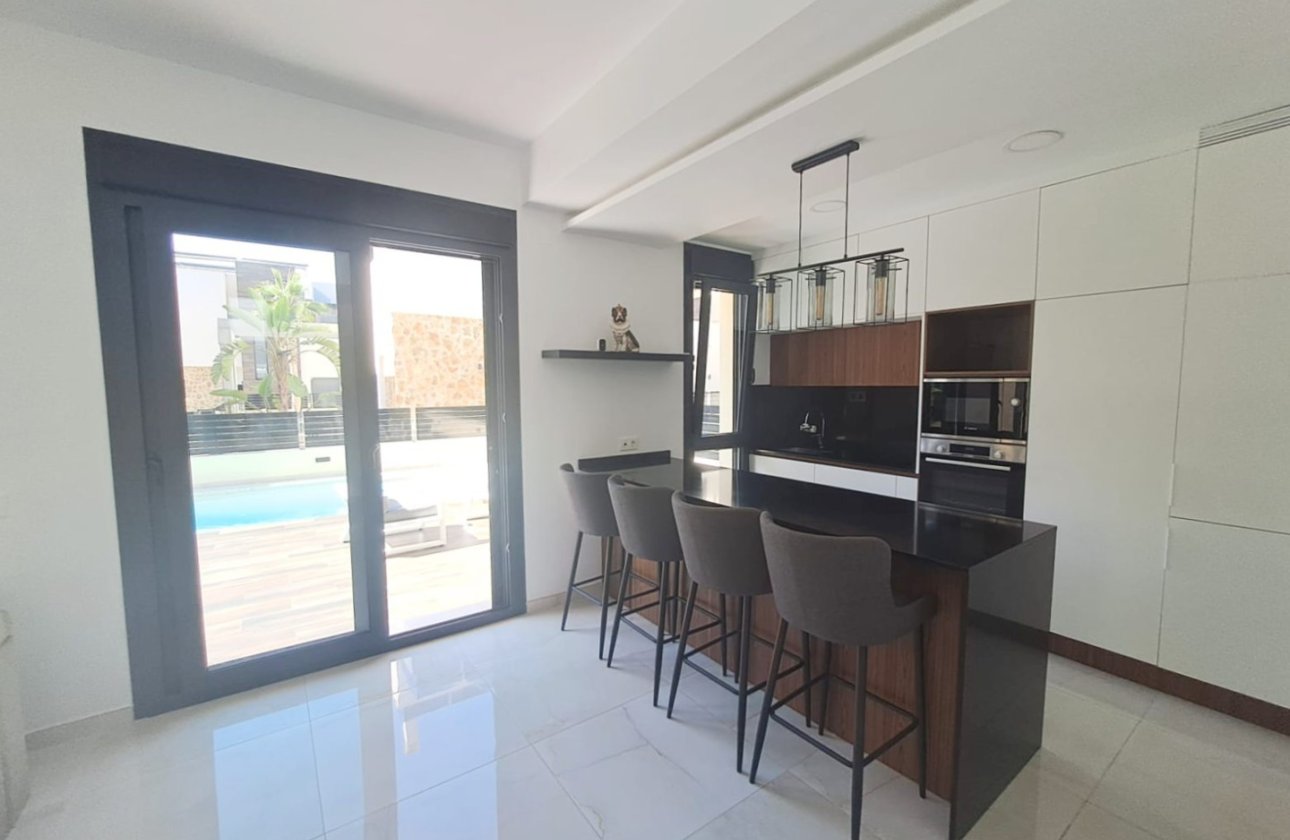Herverkoop - Town House -
Orihuela Costa - Costa Blanca