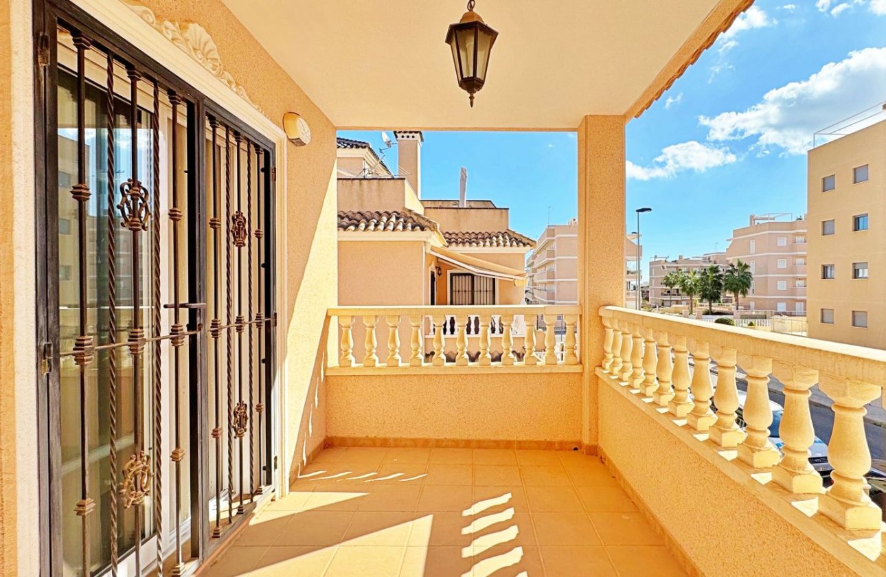 Herverkoop - Town House -
Orihuela Costa - Costa Blanca