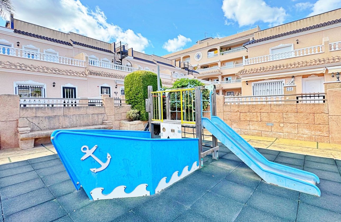 Herverkoop - Town House -
Orihuela Costa - Costa Blanca