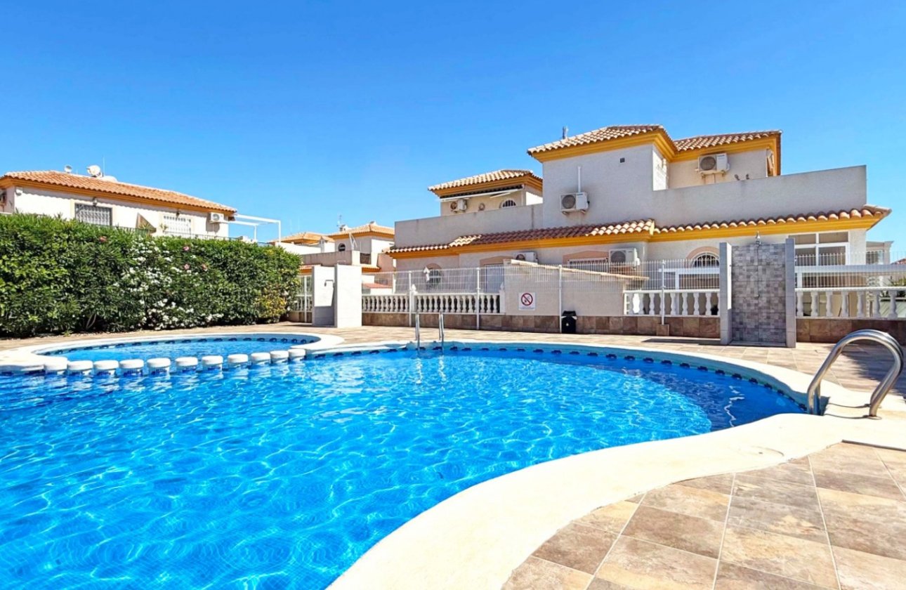 Herverkoop - Town House -
Orihuela Costa - Costa Blanca