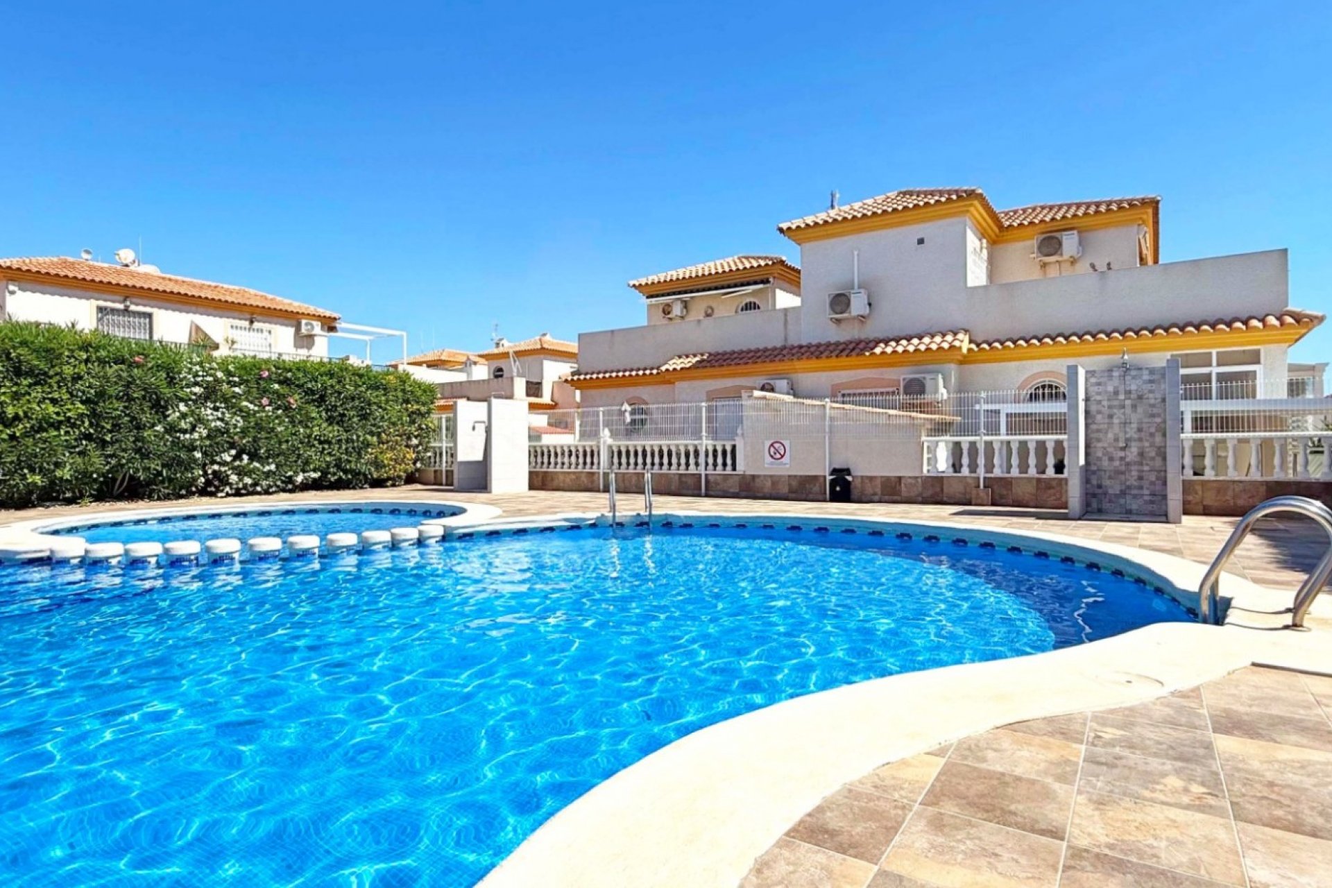 Herverkoop - Town House -
Orihuela Costa - Costa Blanca