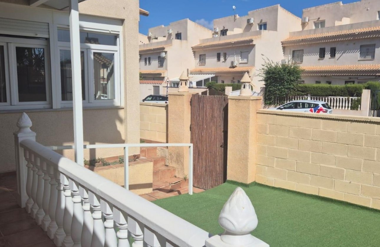 Herverkoop - Town House -
Orihuela Costa - Costa Blanca