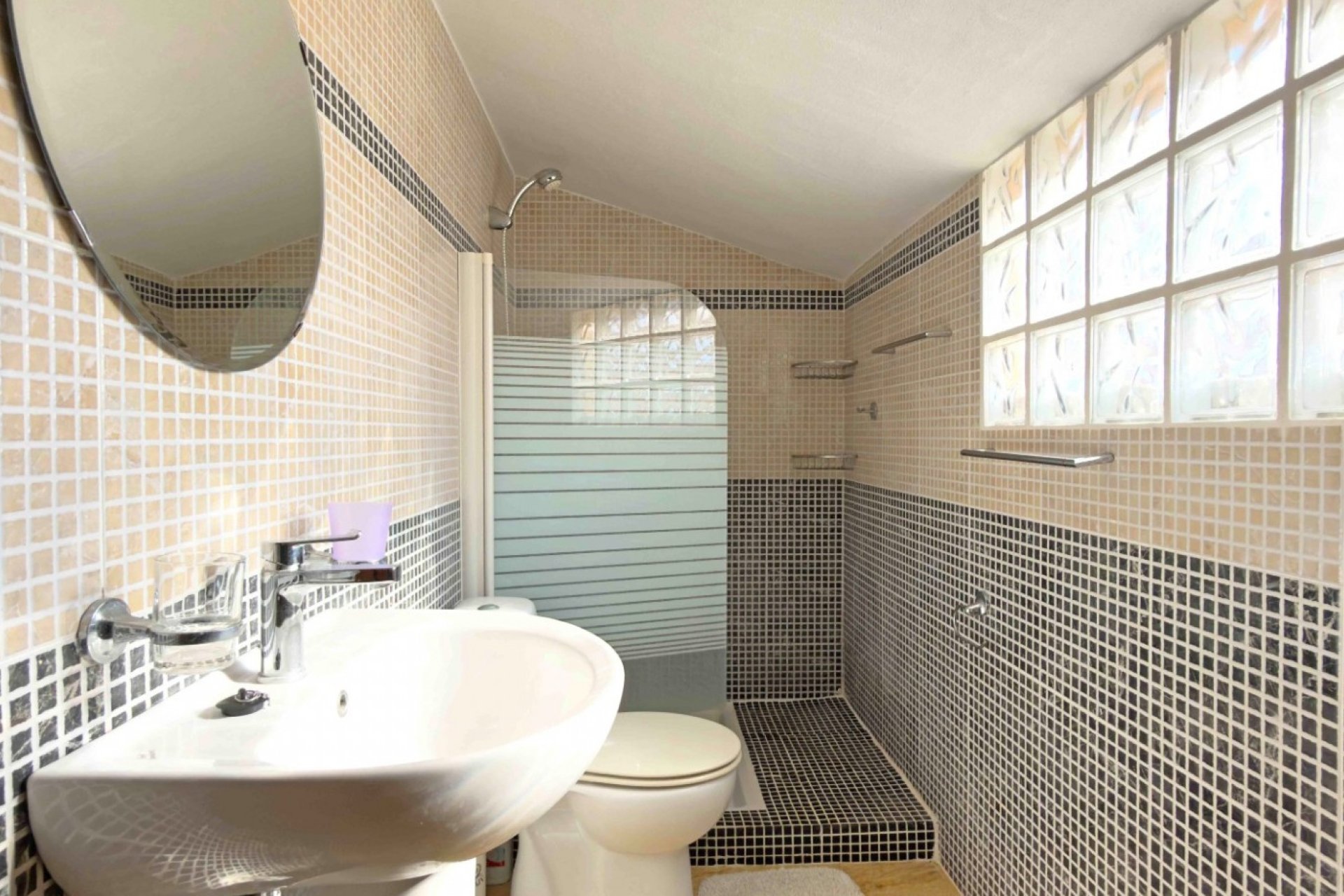 Herverkoop - Town House -
Orihuela Costa - Costa Blanca