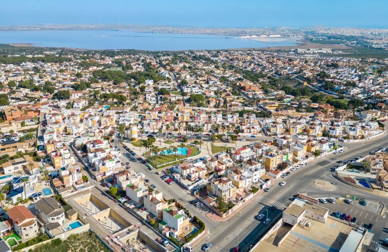 Herverkoop - Town House -
Orihuela Costa - Costa Blanca