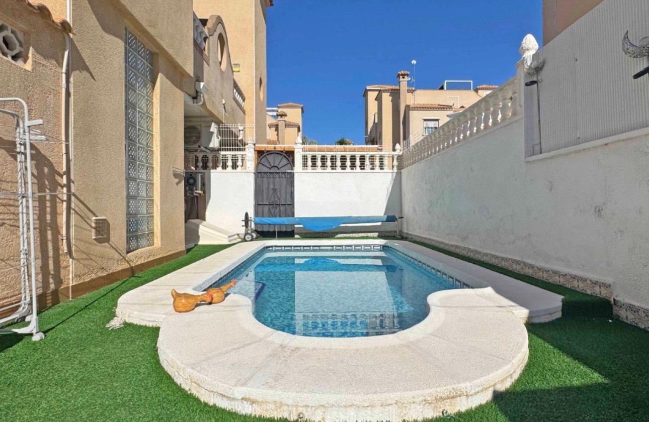 Herverkoop - Town House -
Orihuela Costa - Costa Blanca