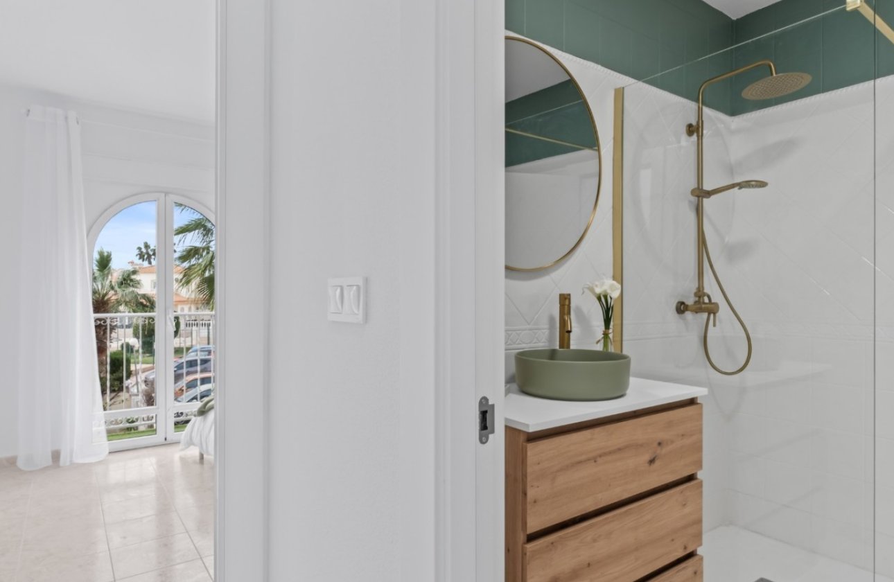 Herverkoop - Town House -
Orihuela Costa - Costa Blanca