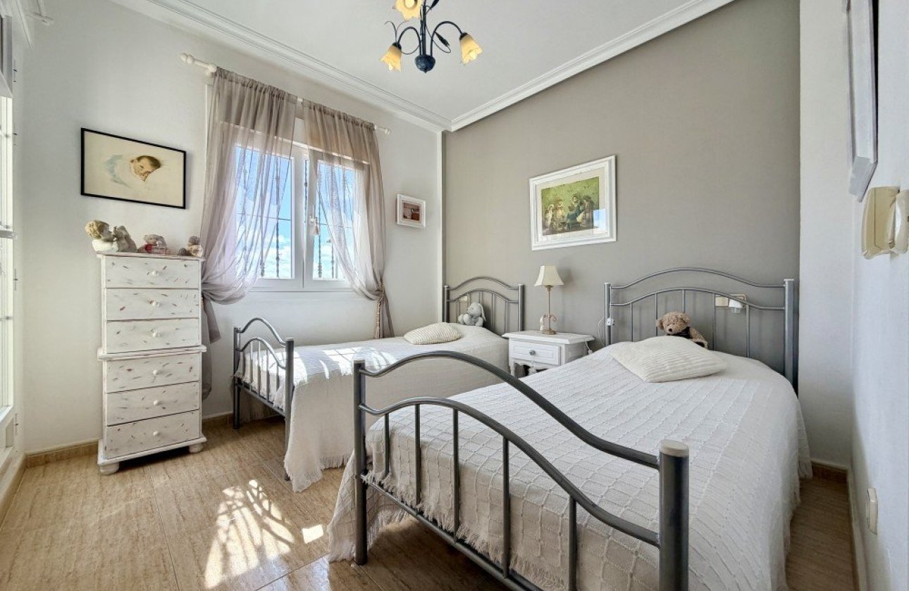 Herverkoop - Town House -
Orihuela Costa - Costa Blanca