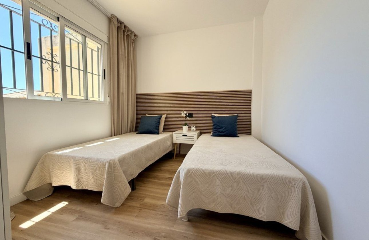 Herverkoop - Town House -
Orihuela Costa - Costa Blanca