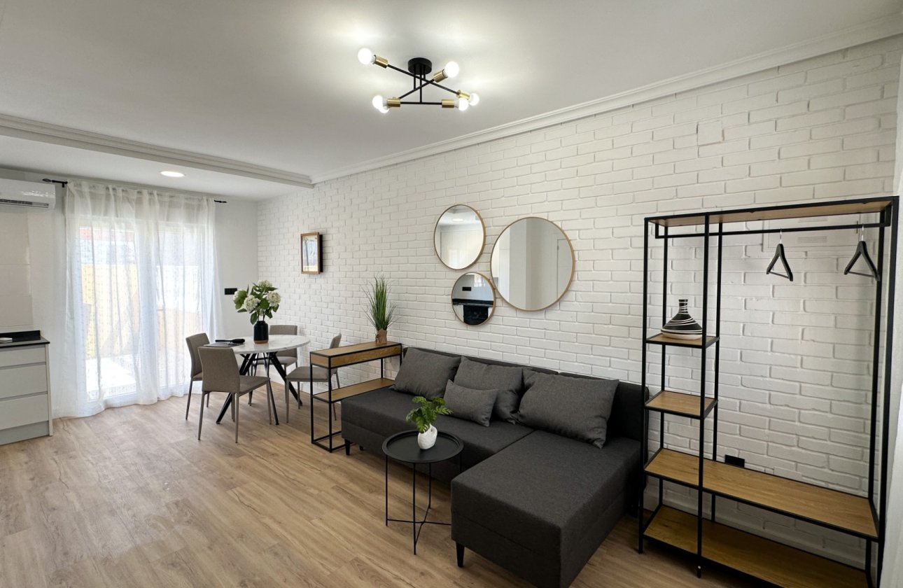 Herverkoop - Town House -
Orihuela Costa - Costa Blanca
