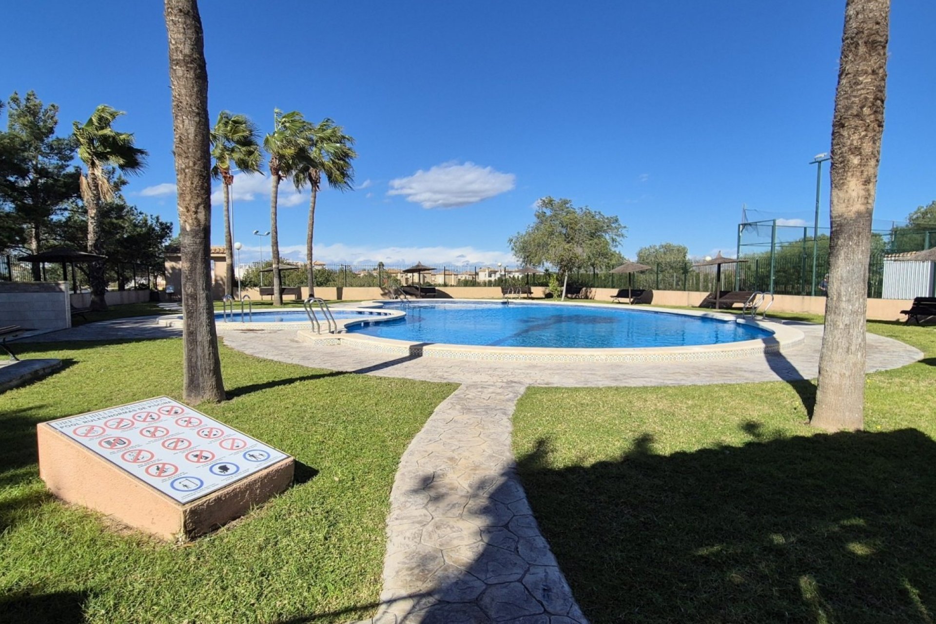 Herverkoop - Town House -
Orihuela Costa - Costa Blanca