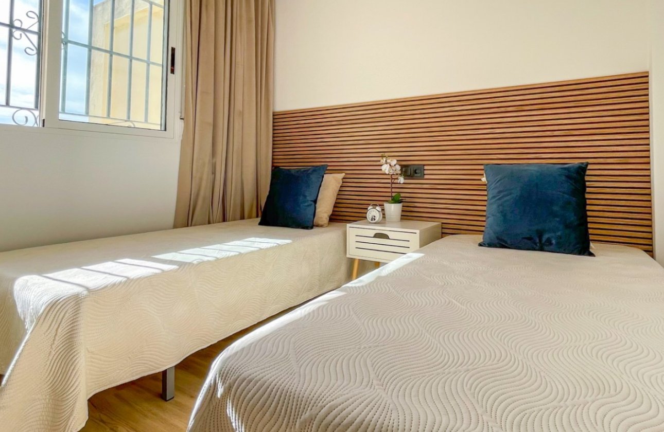Herverkoop - Town House -
Orihuela Costa - Costa Blanca